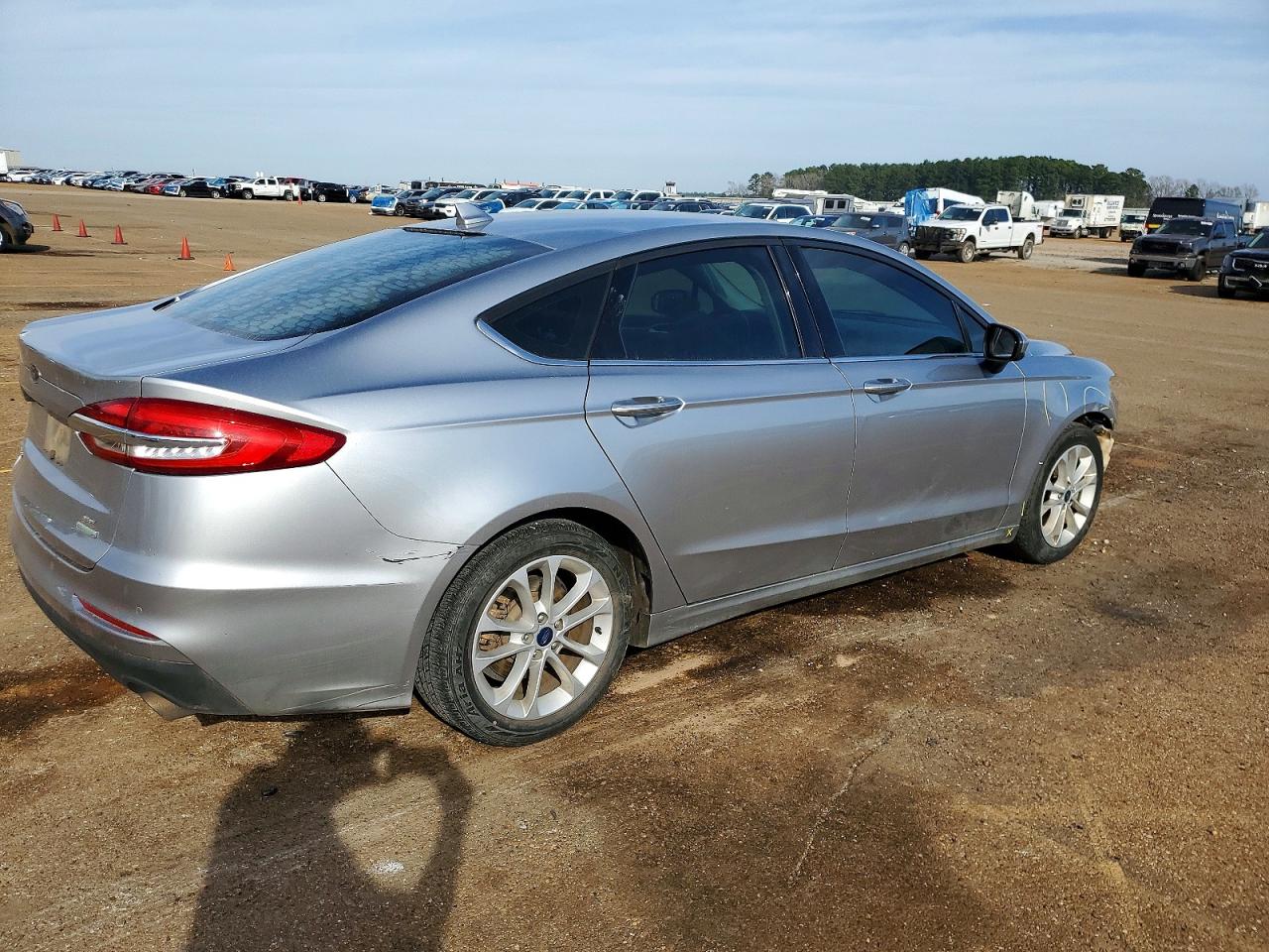 2020 FORD FUSION SE photo 3