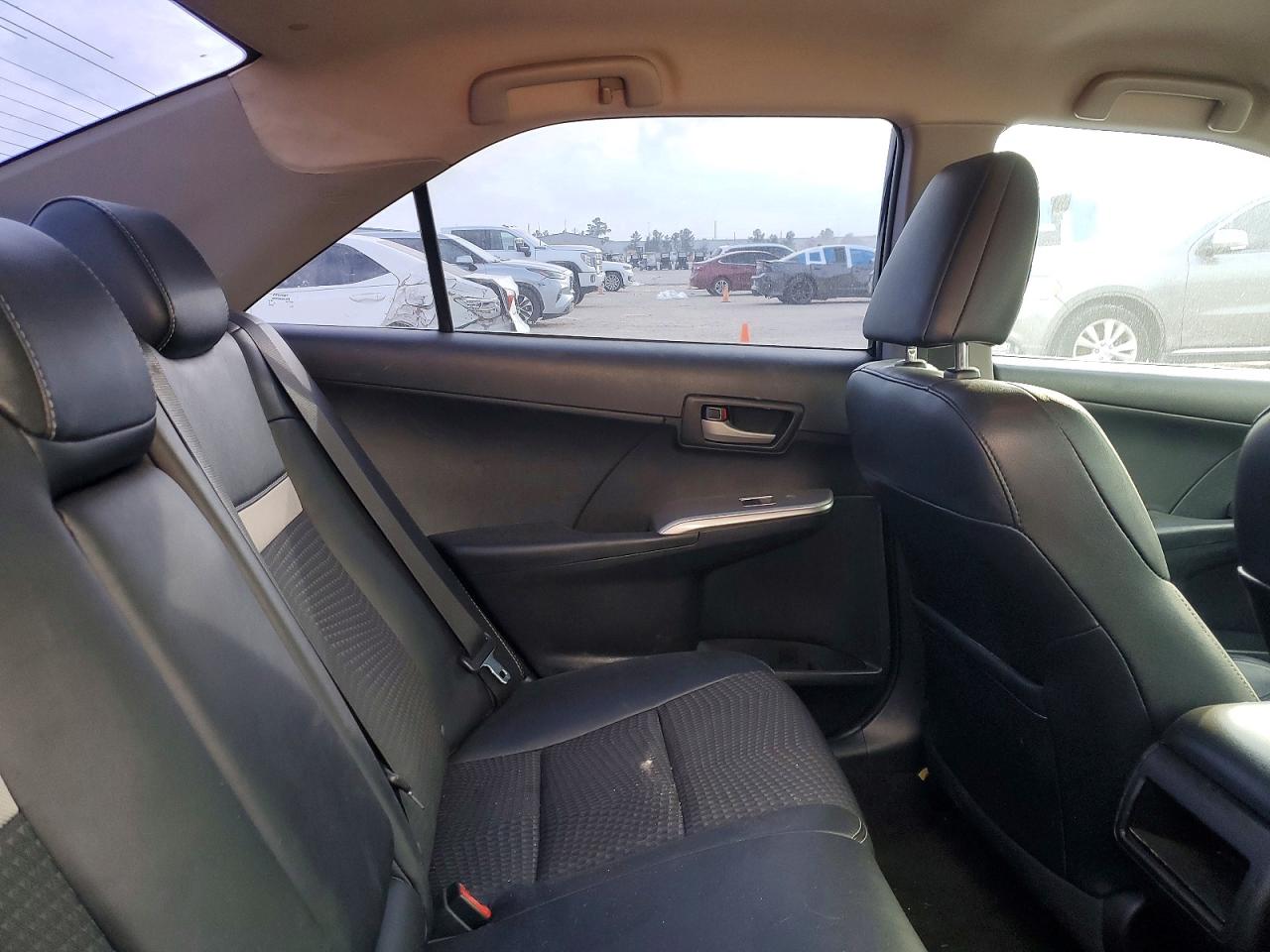 2013 TOYOTA CAMRY L photo 10