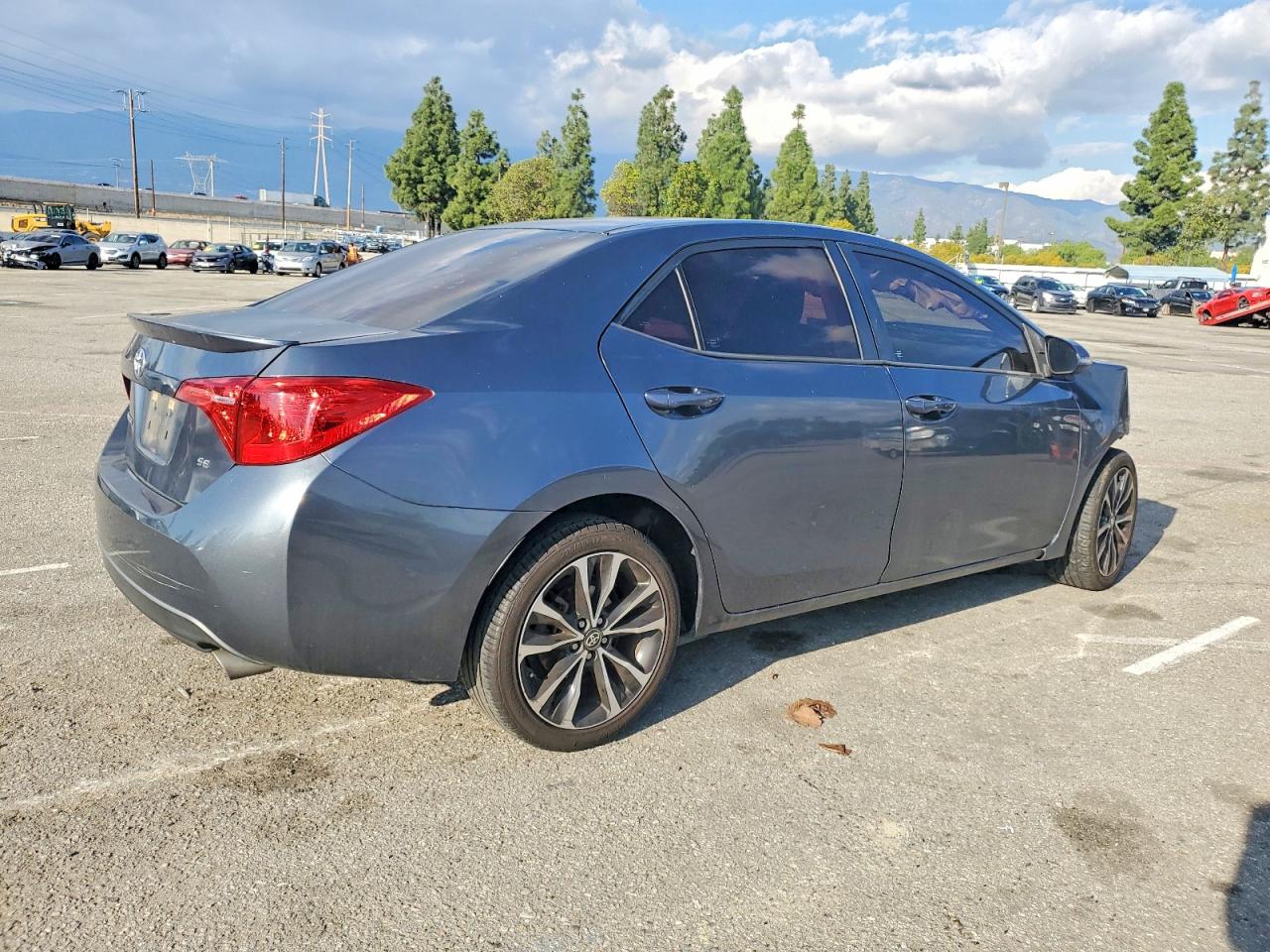 2017 TOYOTA COROLLA L photo 3