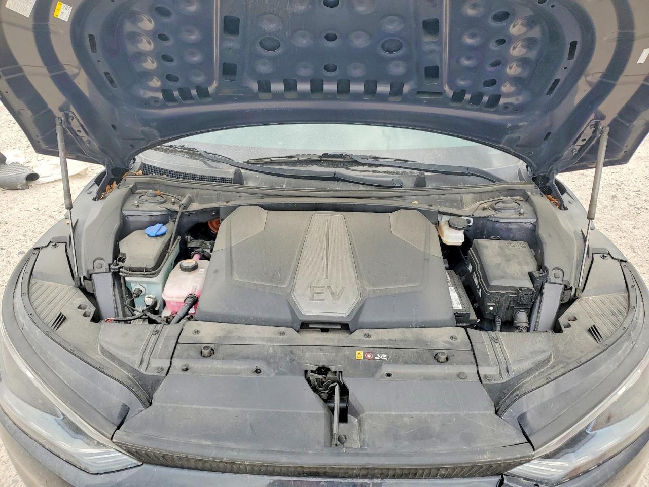 2022 KIA EV6 photo 11