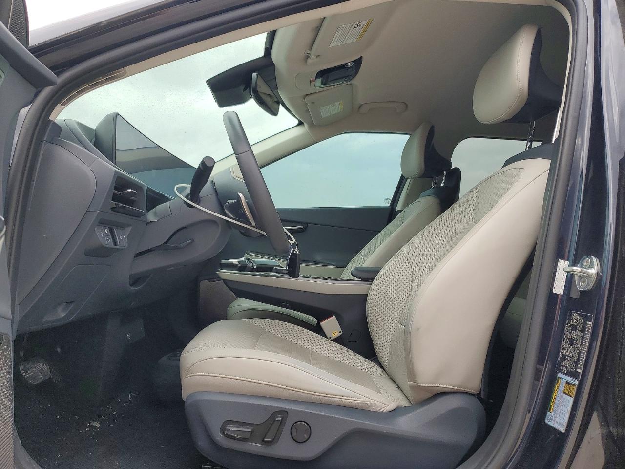 2022 KIA EV6 photo 7