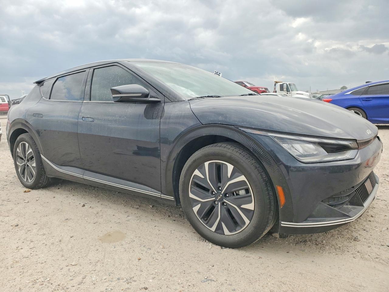 2022 KIA EV6 photo 4