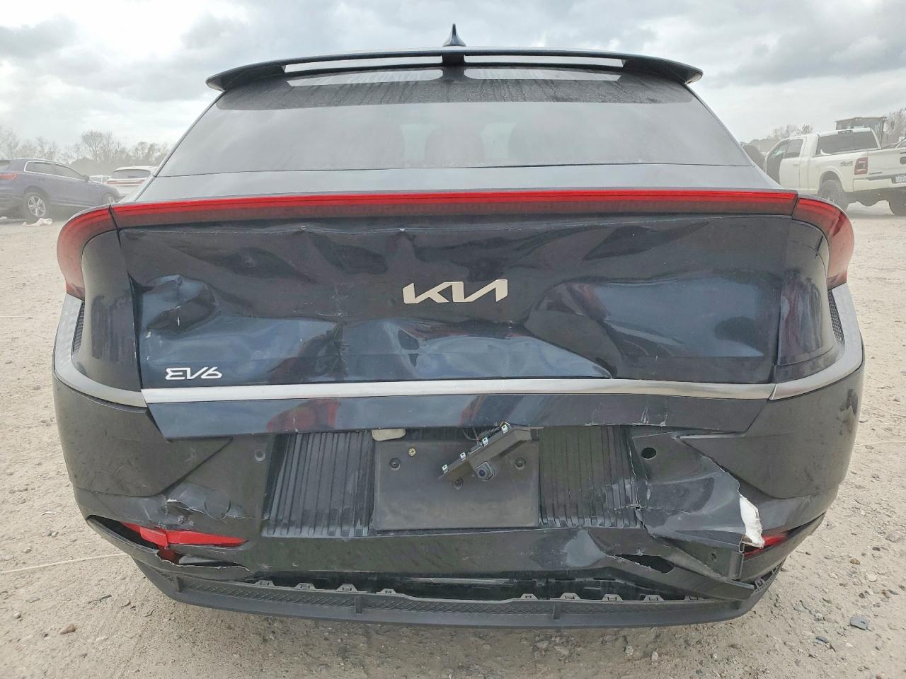 2022 KIA EV6 photo 6