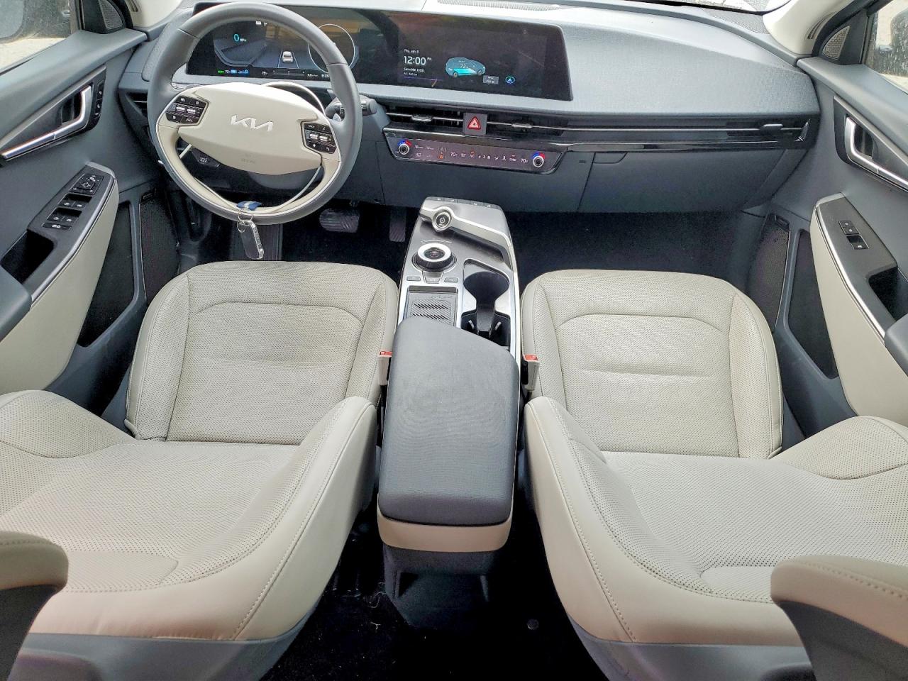 2022 KIA EV6 photo 8