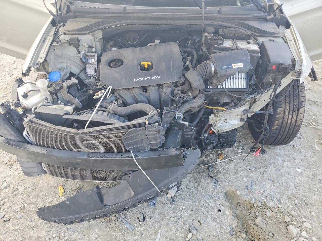 2017 HYUNDAI ELANTRA SE photo 11
