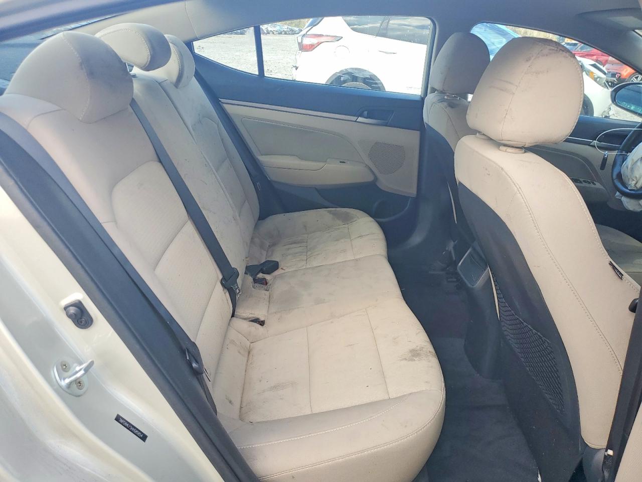 2017 HYUNDAI ELANTRA SE photo 10
