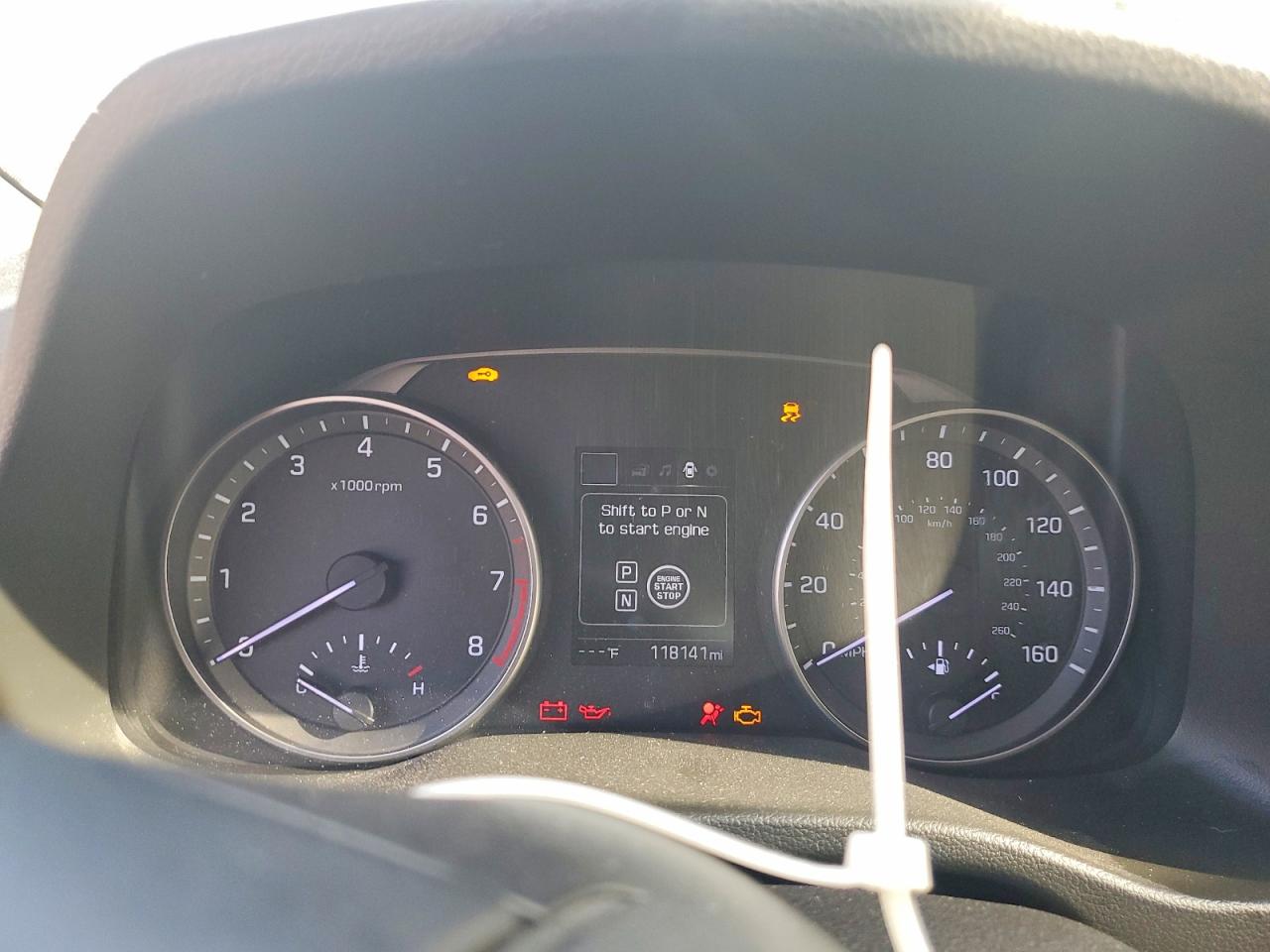 2017 HYUNDAI ELANTRA SE photo 9