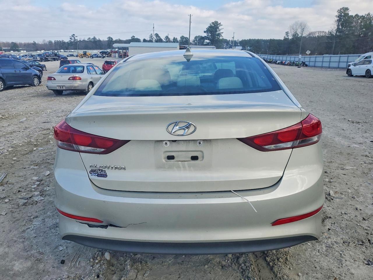 2017 HYUNDAI ELANTRA SE photo 6