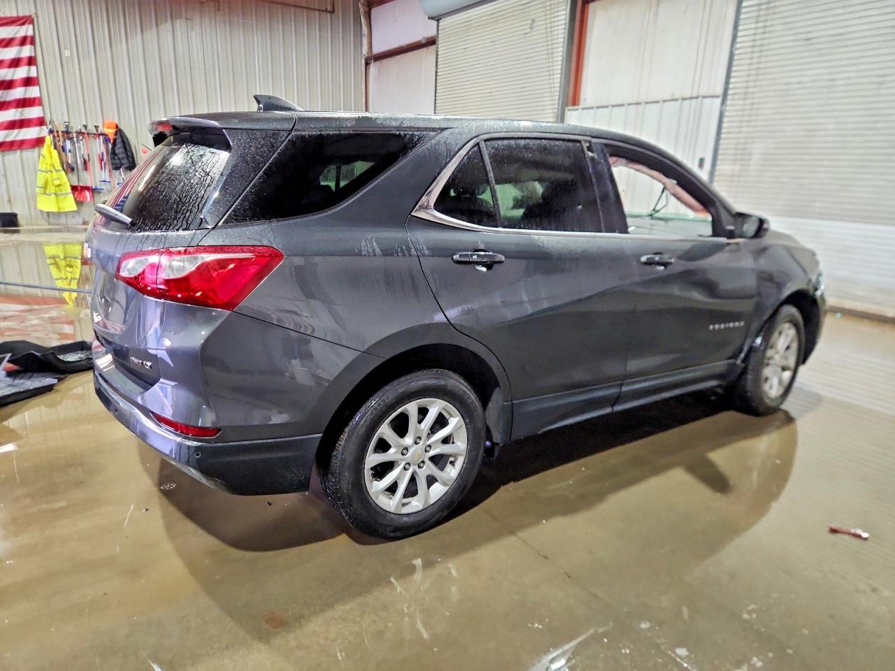2018 CHEVROLET EQUINOX photo 3