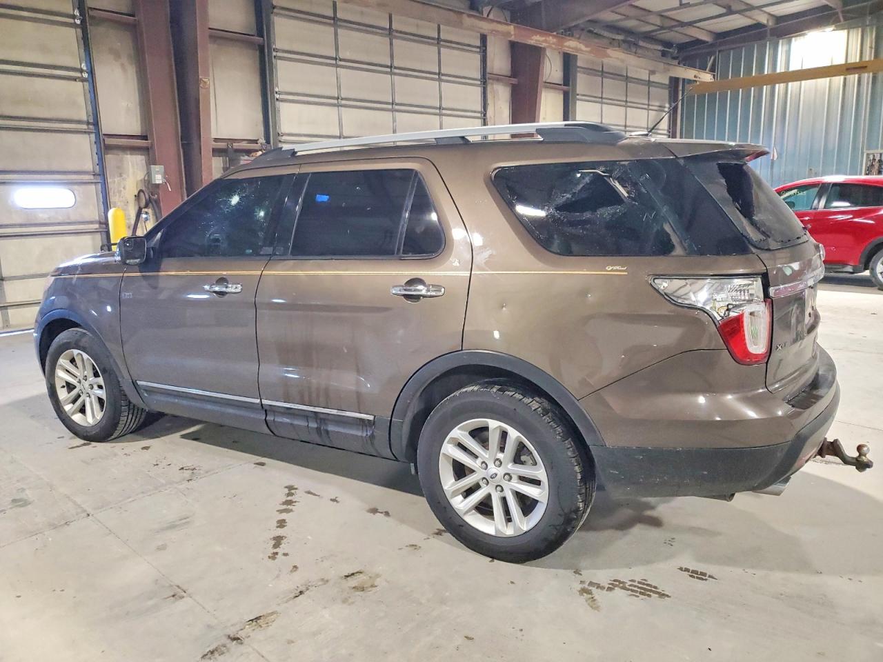 2015 FORD EXPLORER XLT photo 2