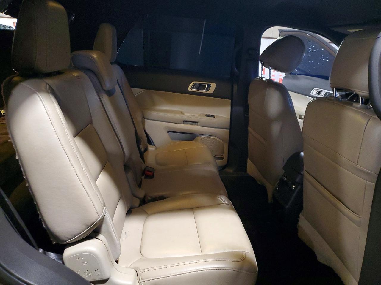 2015 FORD EXPLORER XLT photo 11