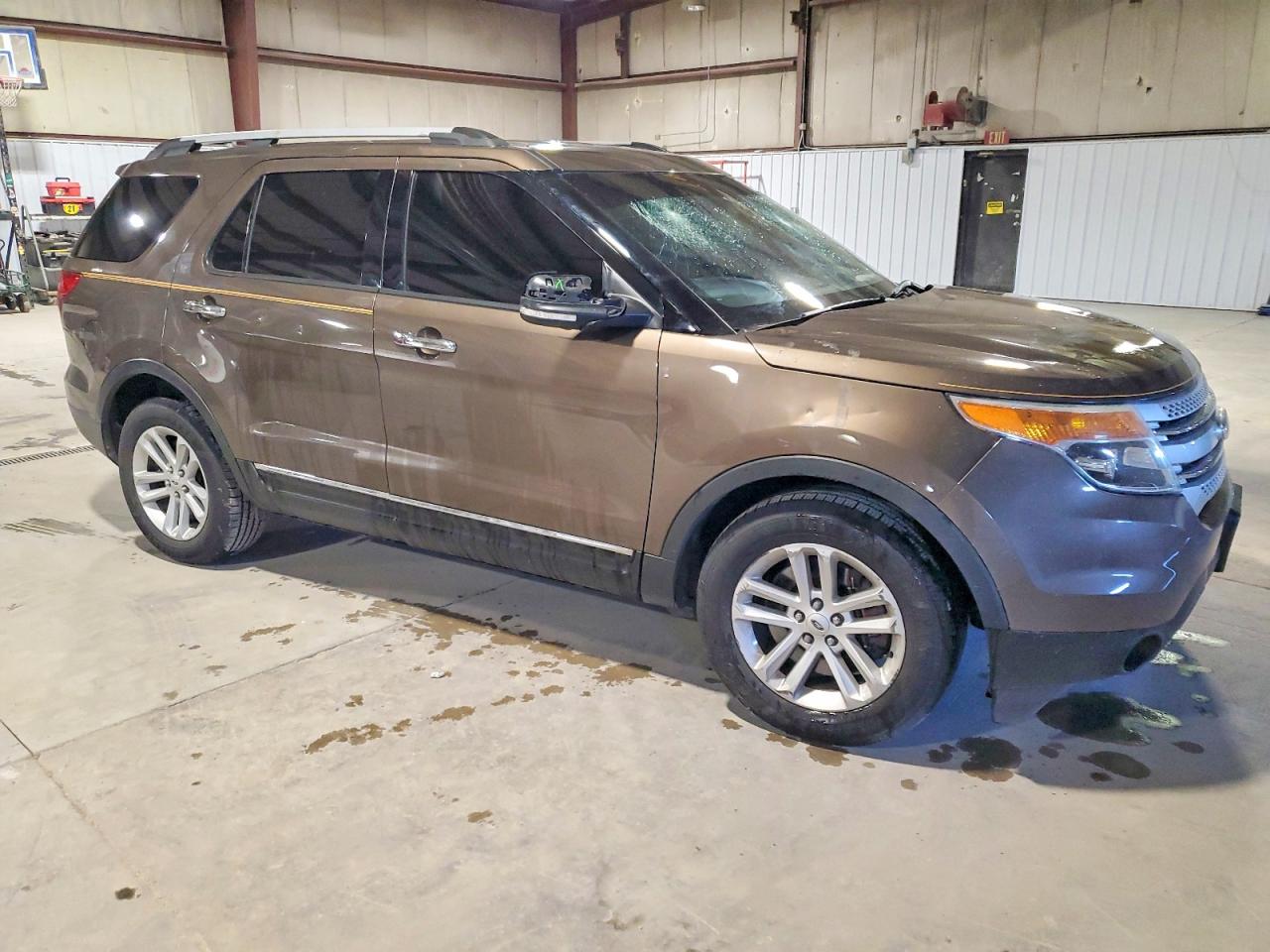 2015 FORD EXPLORER XLT photo 4