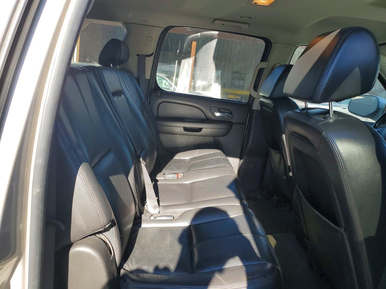 2008 CHEVROLET SUBURBAN K1500 LS photo 11