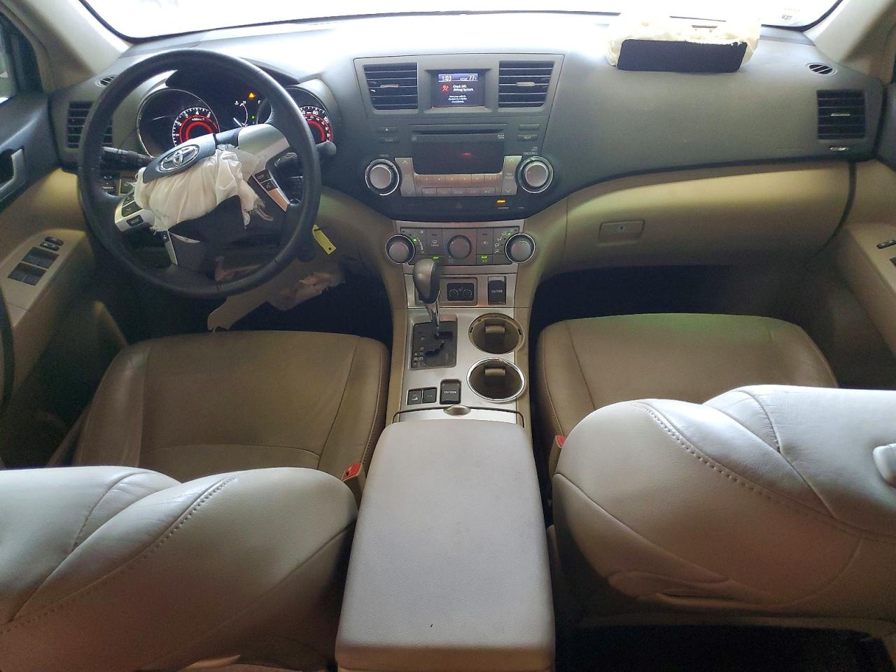 2012 TOYOTA HIGHLANDER BASE photo 8
