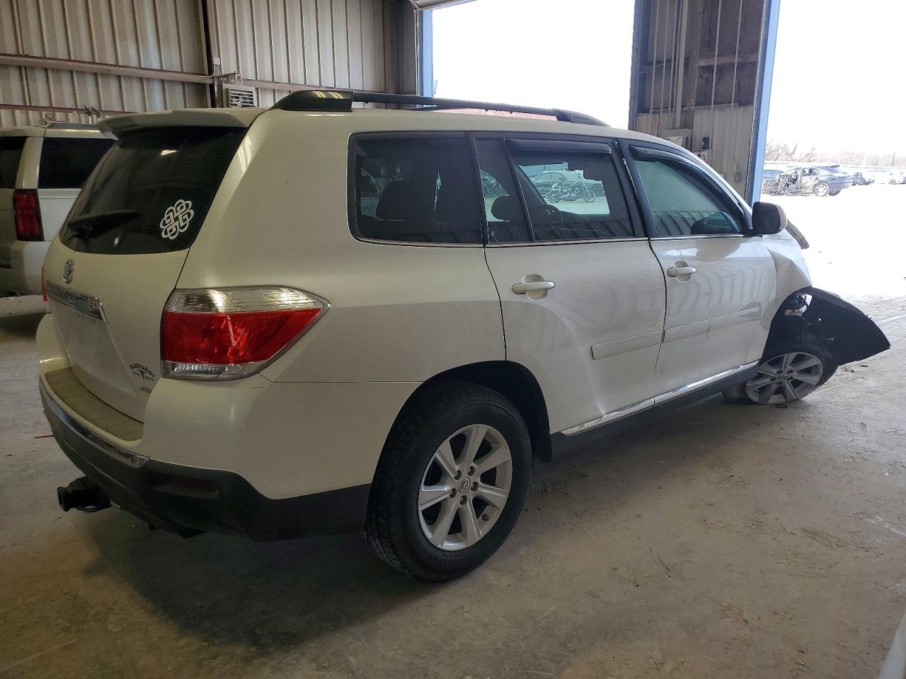 2012 TOYOTA HIGHLANDER BASE photo 3