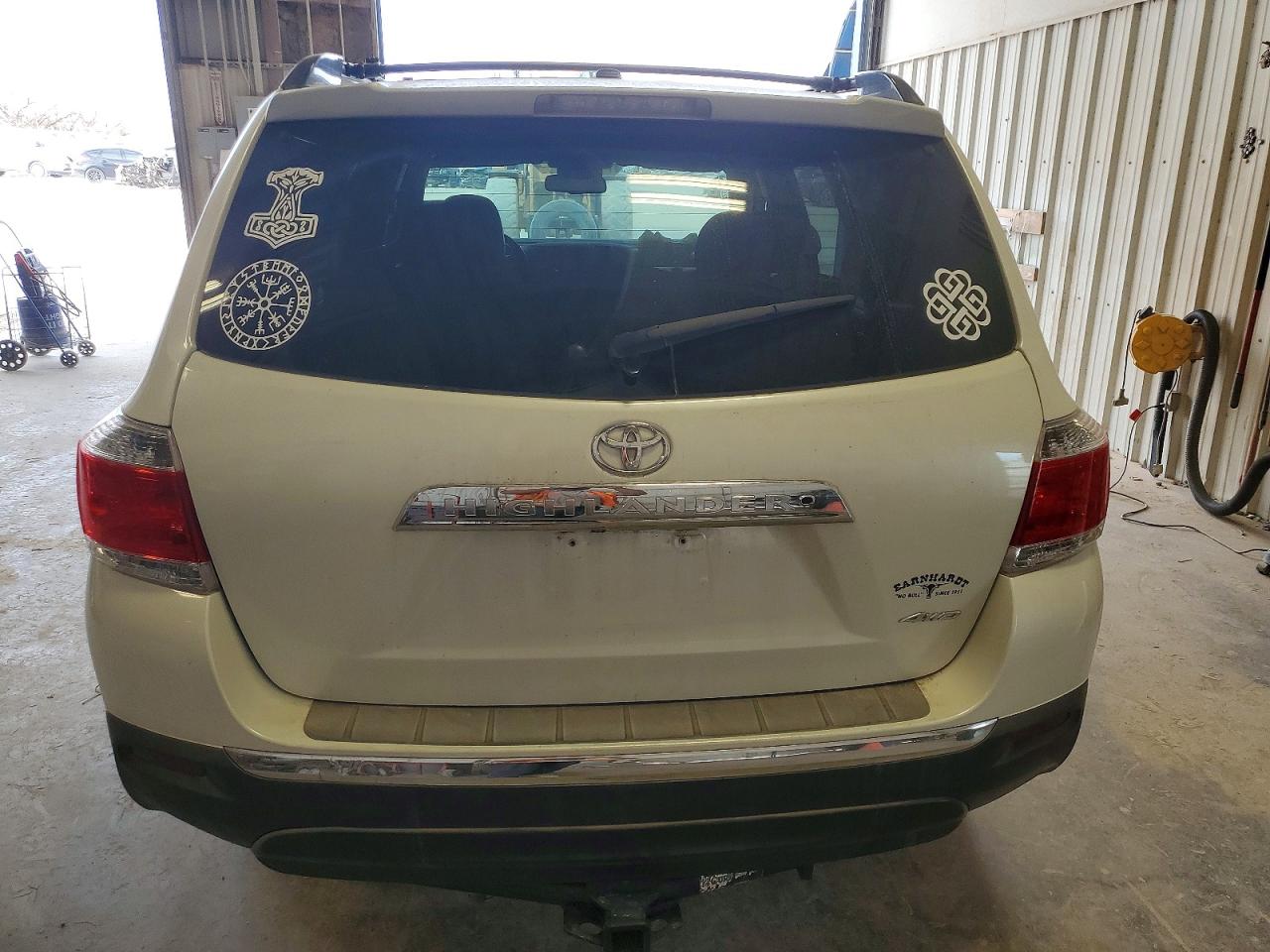 2012 TOYOTA HIGHLANDER BASE photo 6