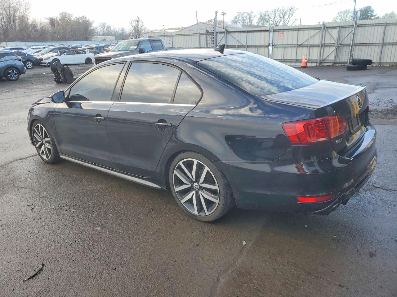 2014 VOLKSWAGEN JETTA GLI photo 2