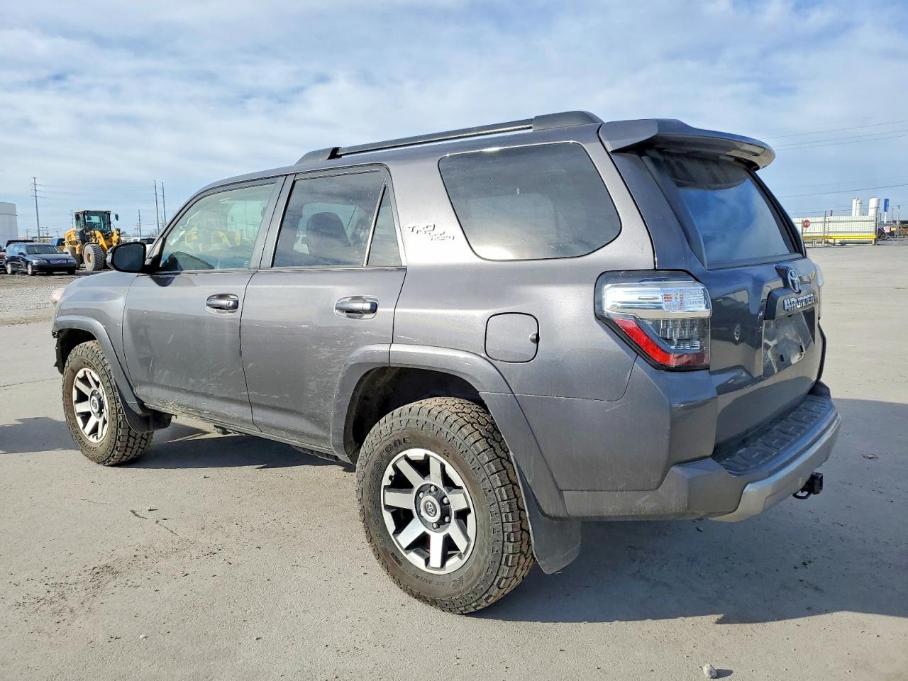 2022 TOYOTA 4RUNNER SR5 PREMIUM photo 2