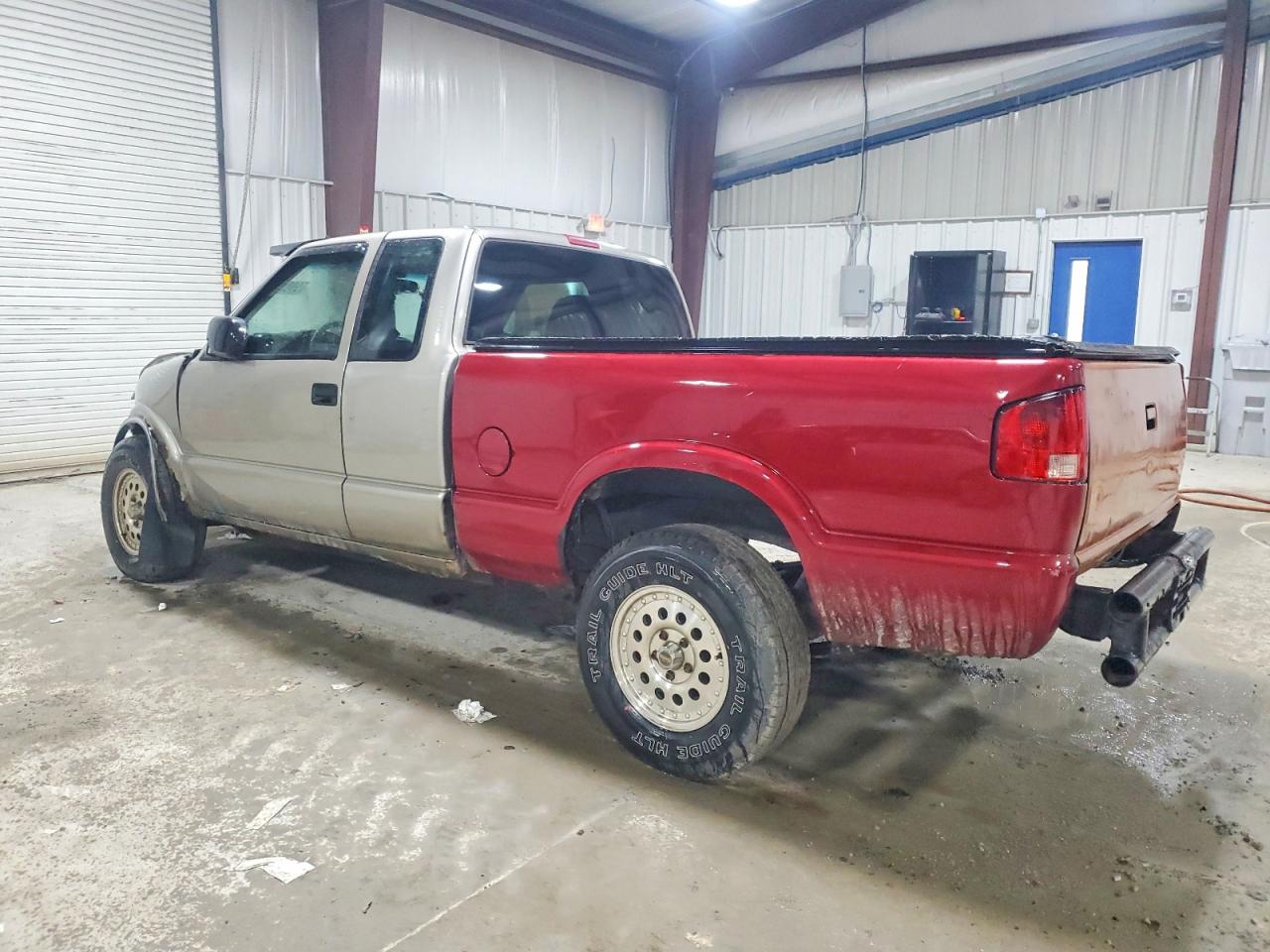 2000 CHEVROLET S TRUCK S10 photo 2
