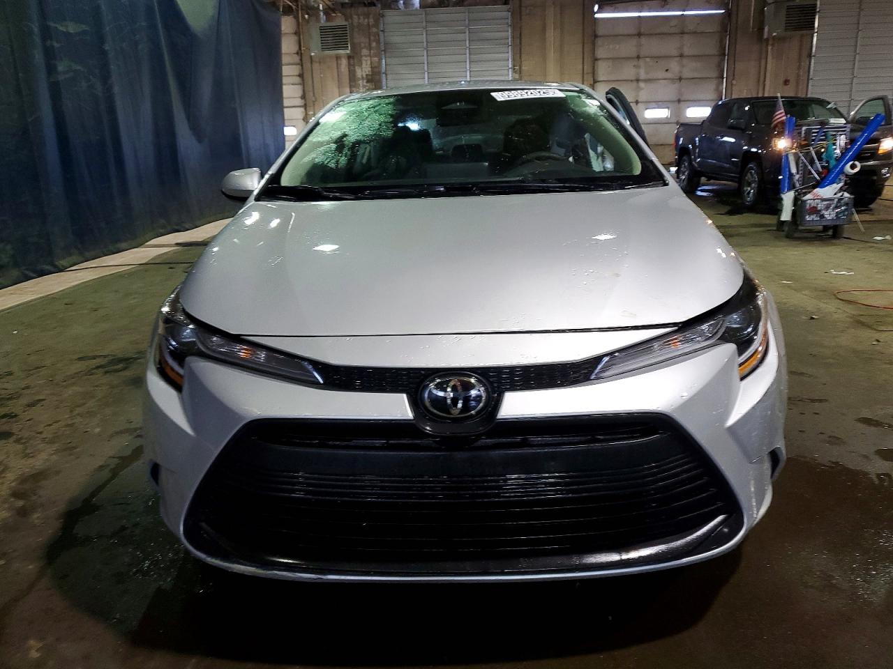 2025 TOYOTA COROLLA LE photo 5