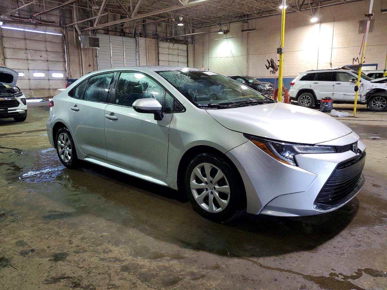 2025 TOYOTA COROLLA LE photo 4
