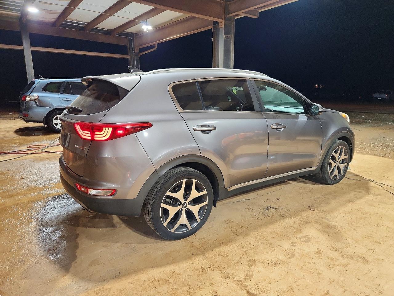 2017 KIA SPORTAGE SX photo 3