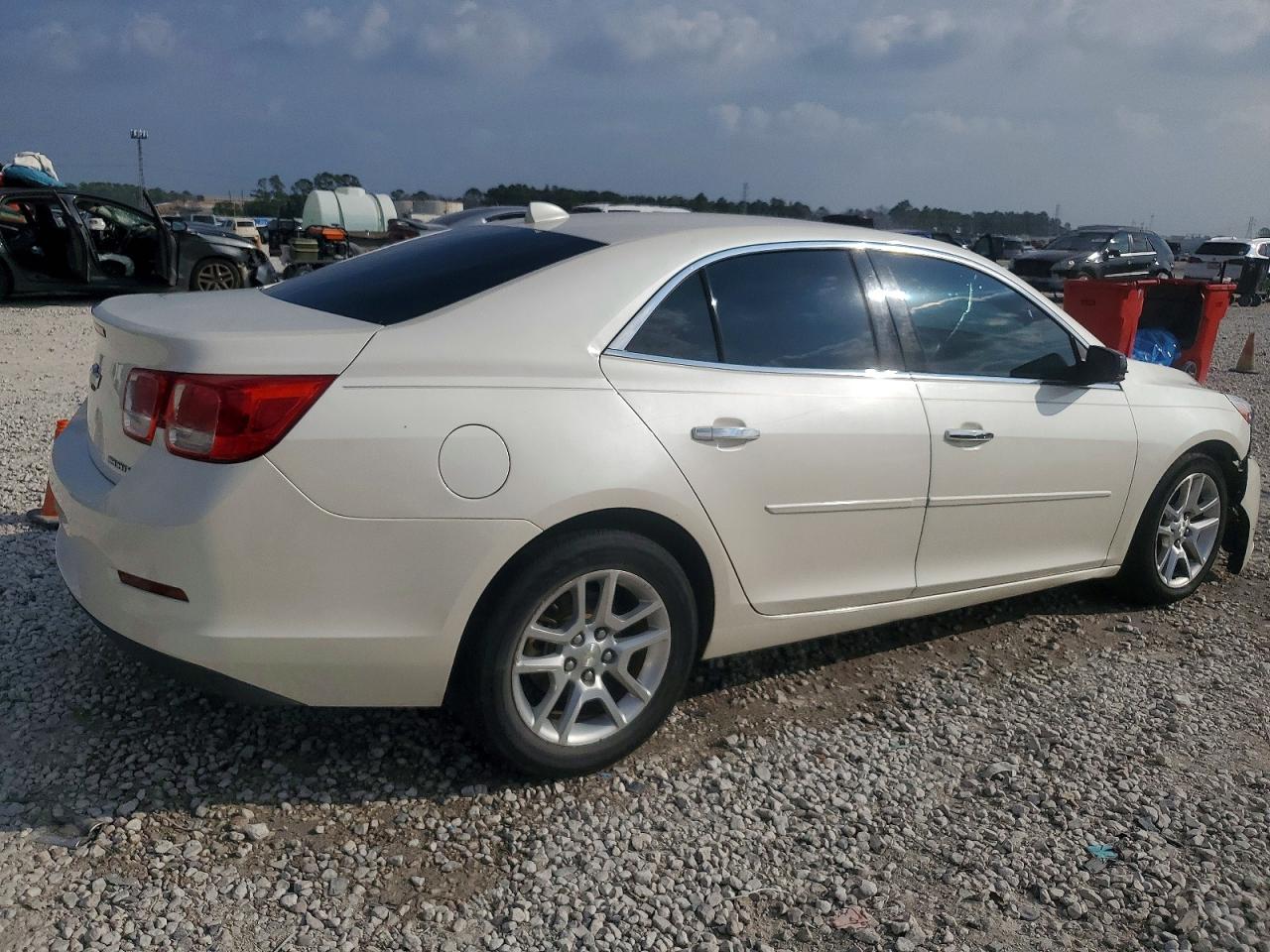 2014 CHEVROLET MALIBU 1LT photo 3