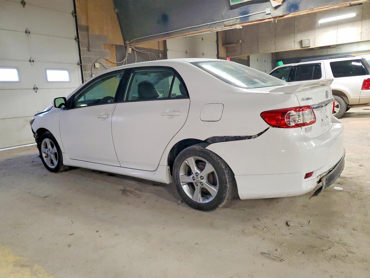 2013 TOYOTA COROLLA BASE photo 2