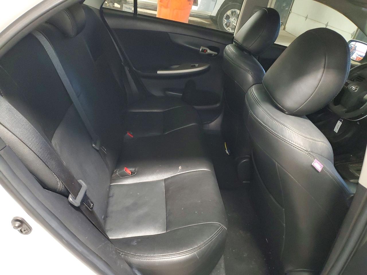 2013 TOYOTA COROLLA BASE photo 10