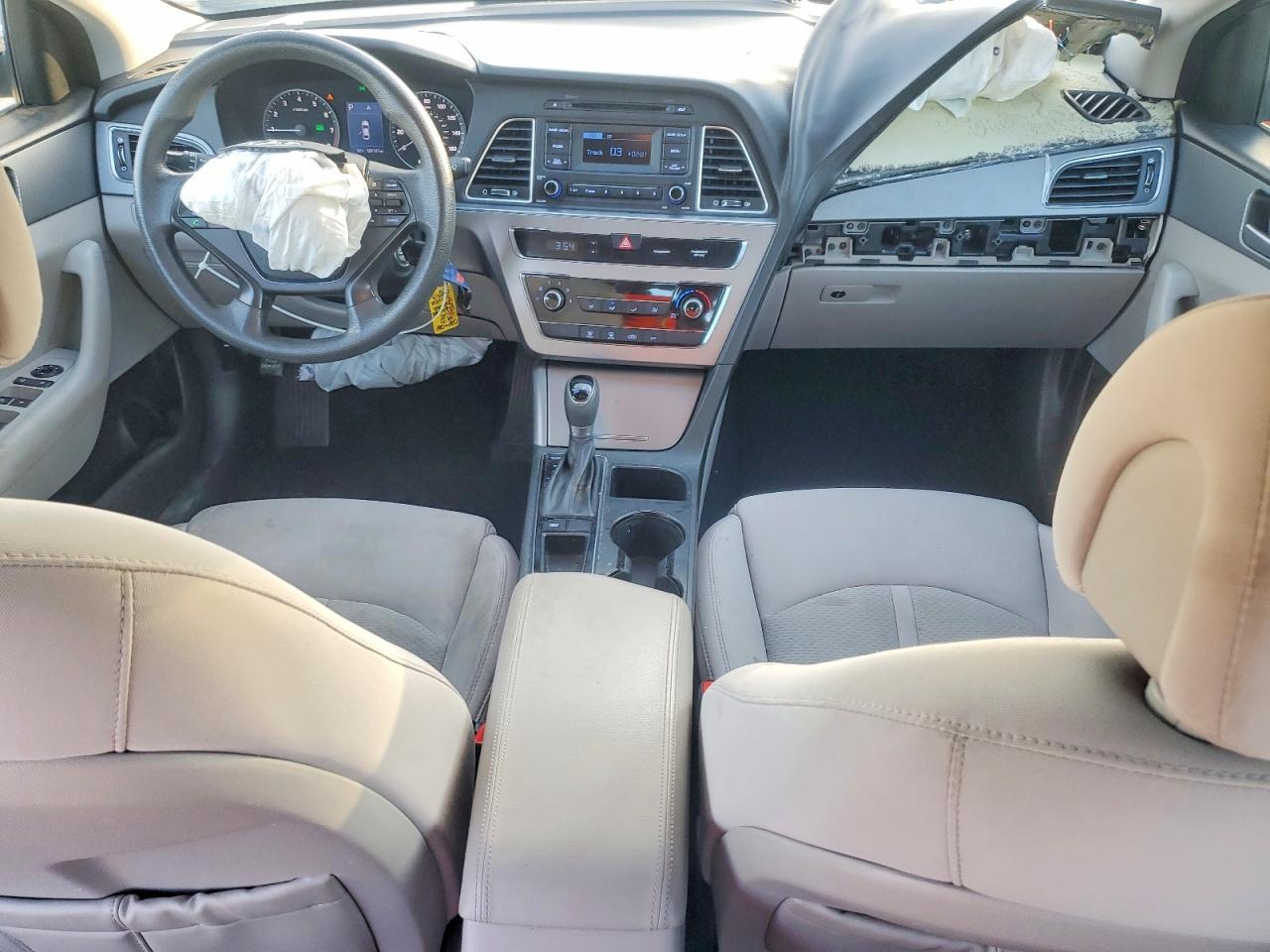 2015 HYUNDAI SONATA SE photo 8