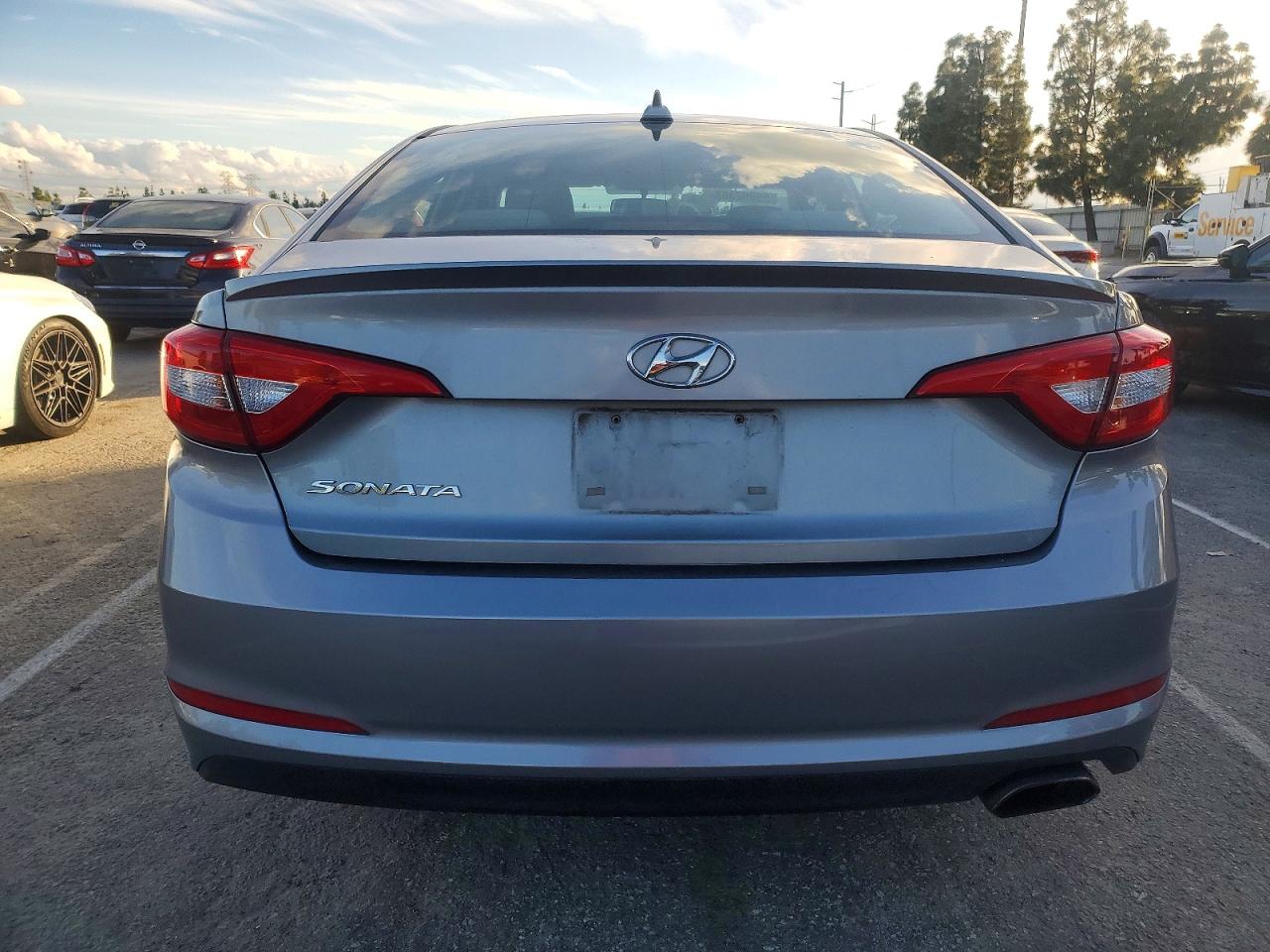 2015 HYUNDAI SONATA SE photo 6