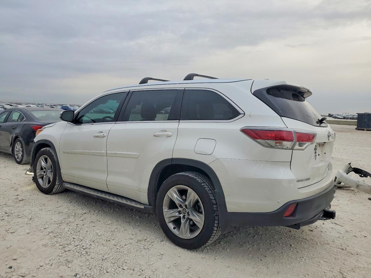 2016 TOYOTA HIGHLANDER LIMITED photo 2