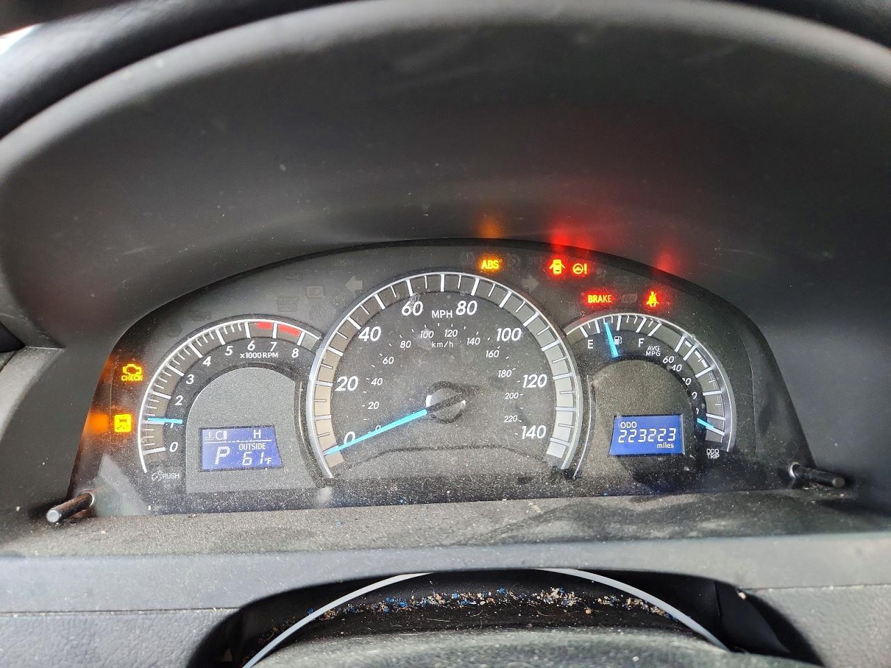 2014 TOYOTA CAMRY L photo 9