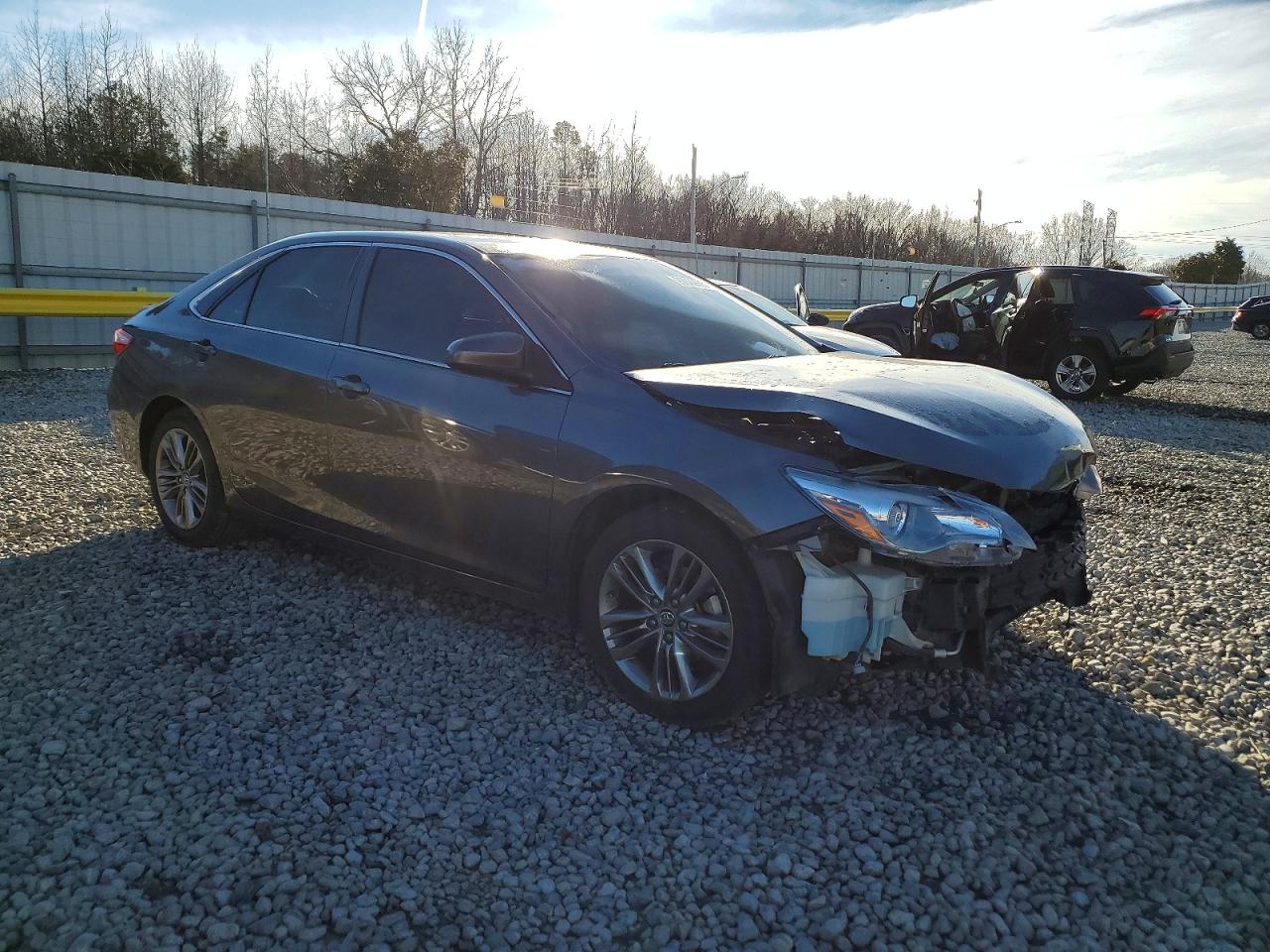 2015 TOYOTA CAMRY LE photo 4