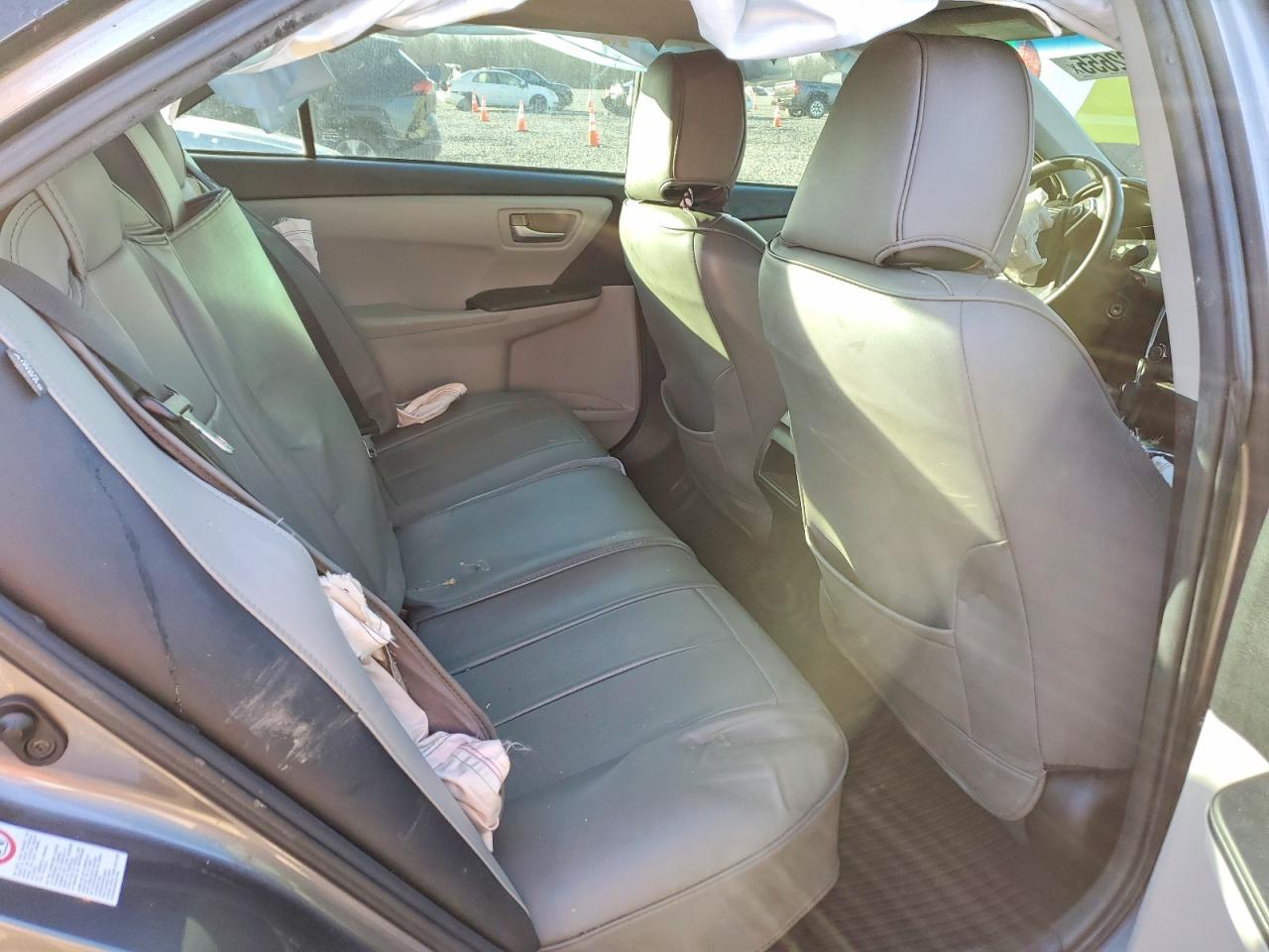 2015 TOYOTA CAMRY LE photo 10