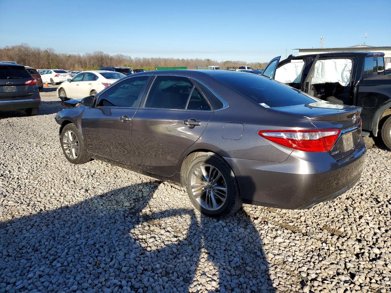 2015 TOYOTA CAMRY LE photo 2