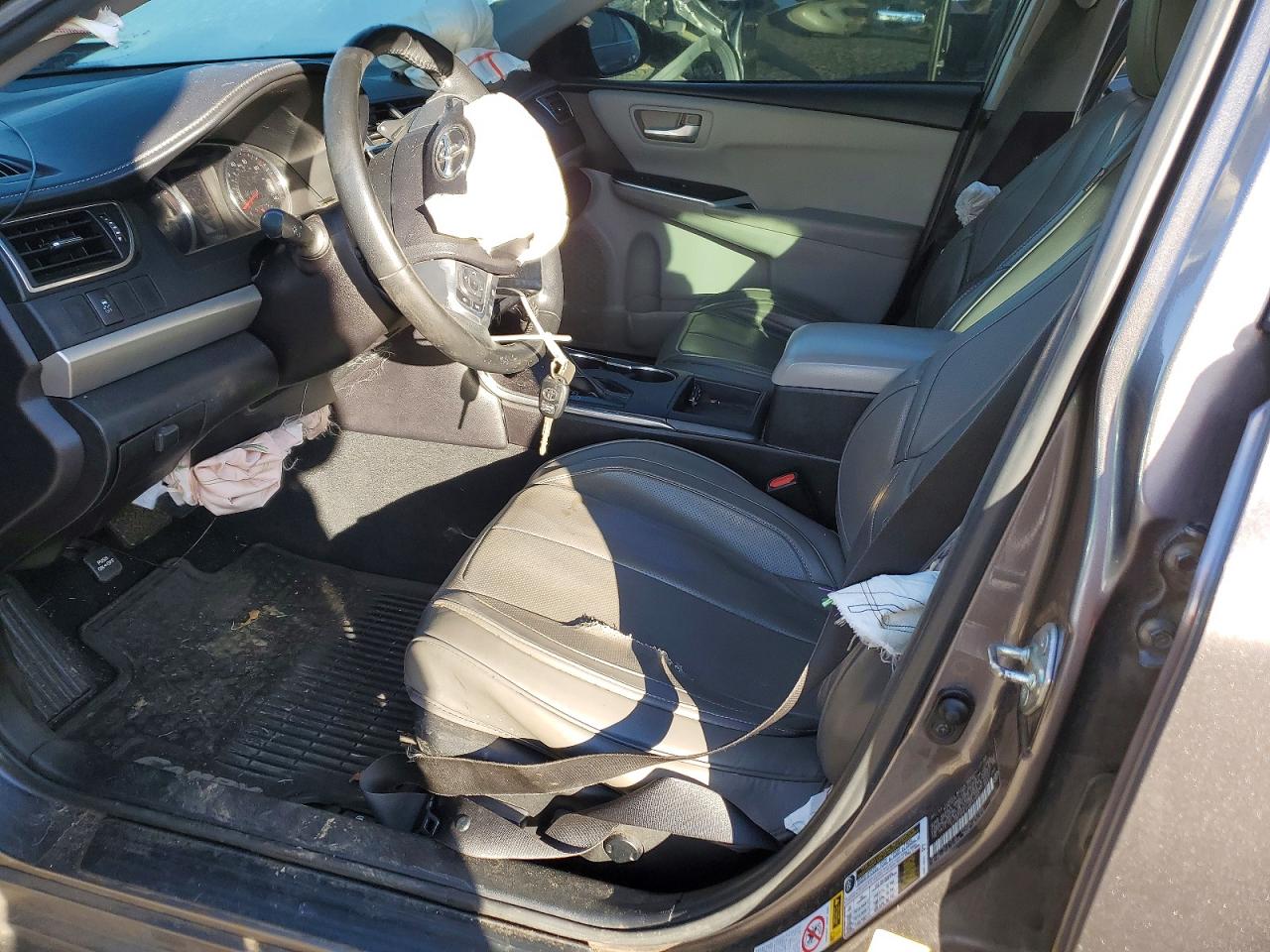 2015 TOYOTA CAMRY LE photo 7