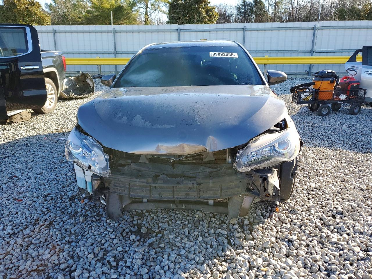 2015 TOYOTA CAMRY LE photo 5