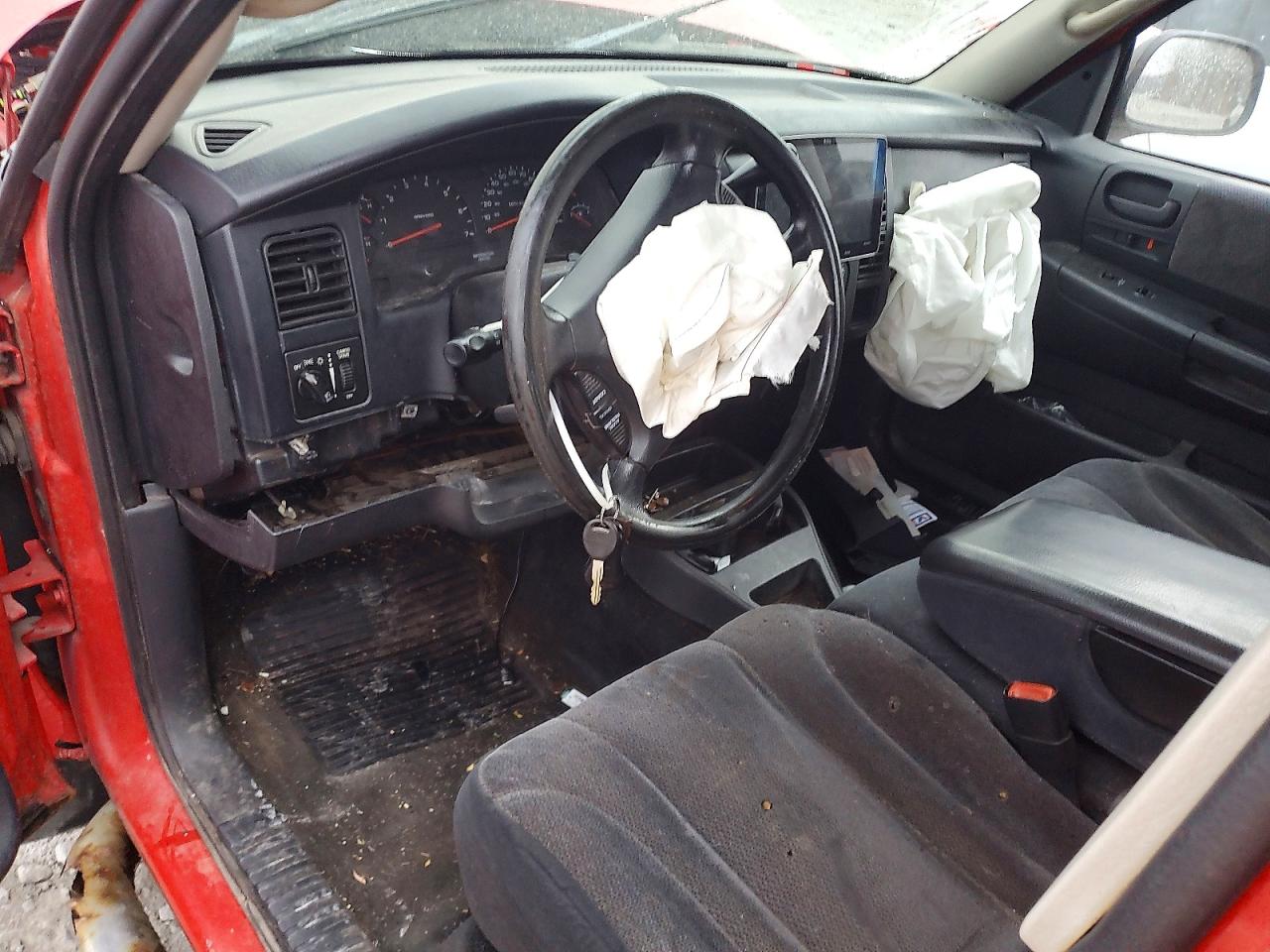 2004 DODGE DAKOTA QUAD SLT photo 8