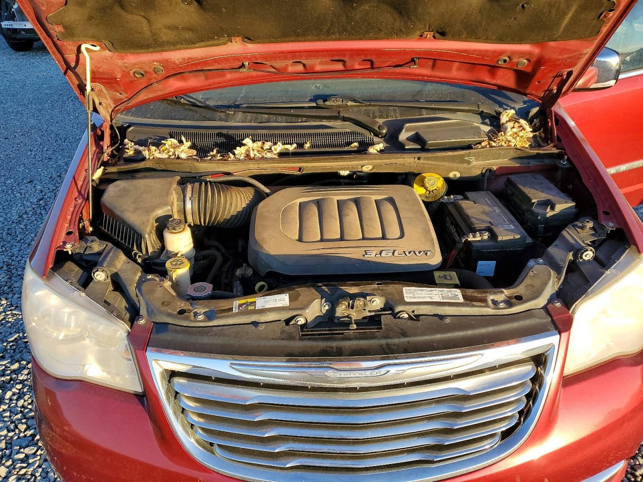 2015 CHRYSLER TOWN & COUNTRY TOURING L photo 12