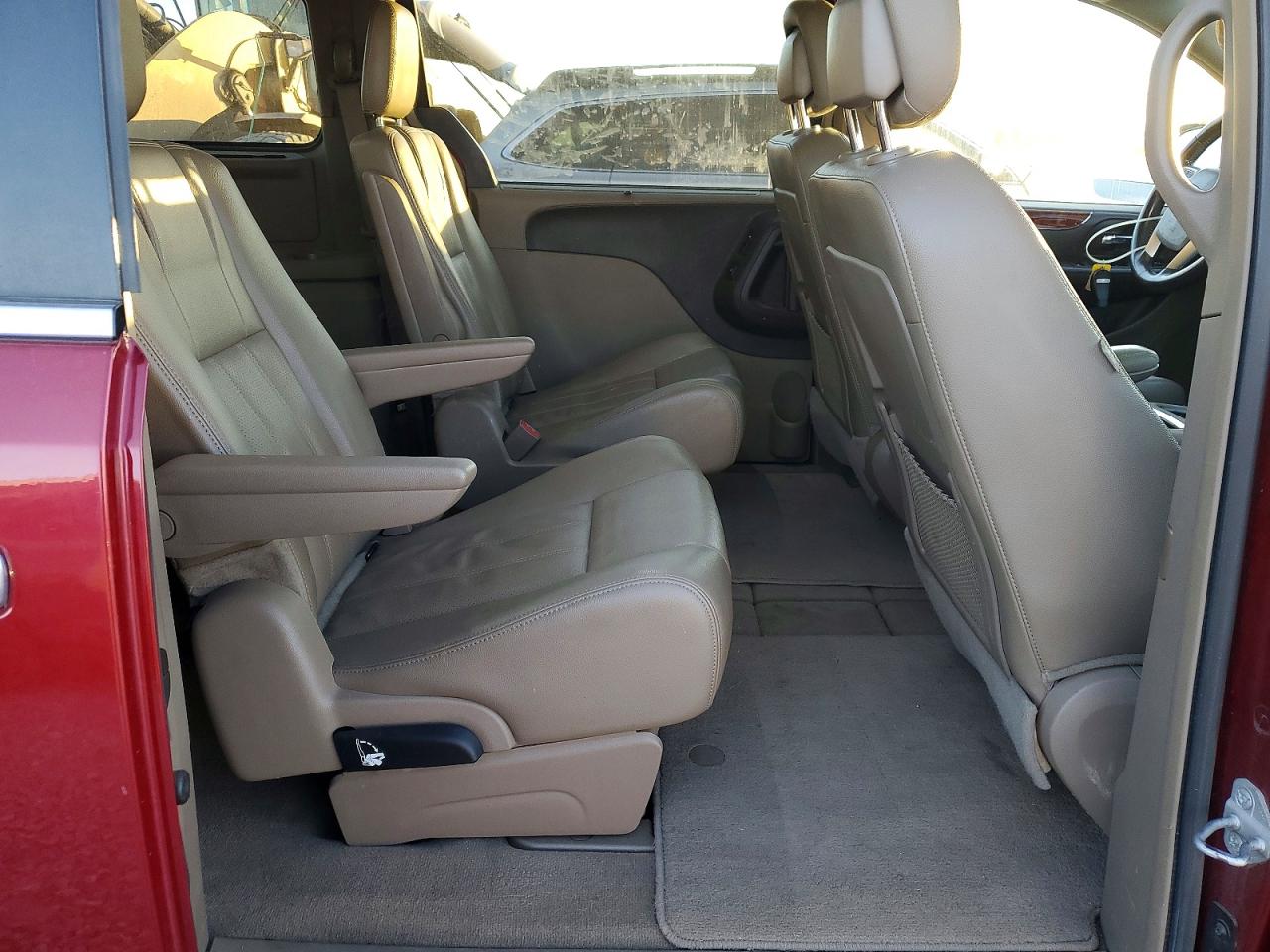2015 CHRYSLER TOWN & COUNTRY TOURING L photo 11
