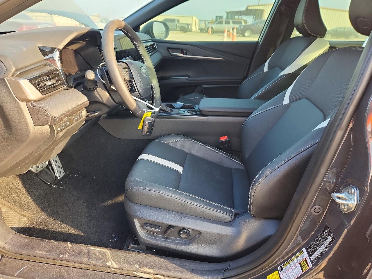 2025 TOYOTA CAMRY XSE photo 7