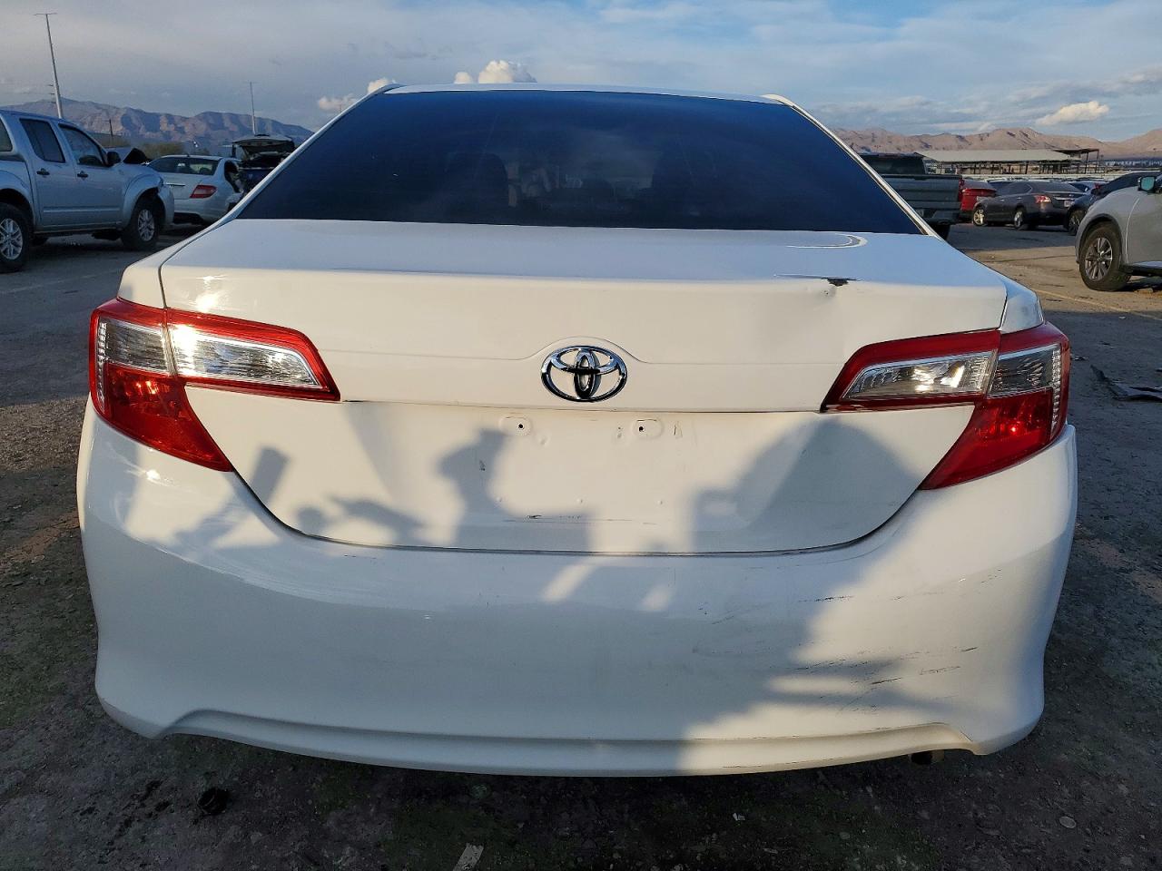 2013 TOYOTA CAMRY L photo 6