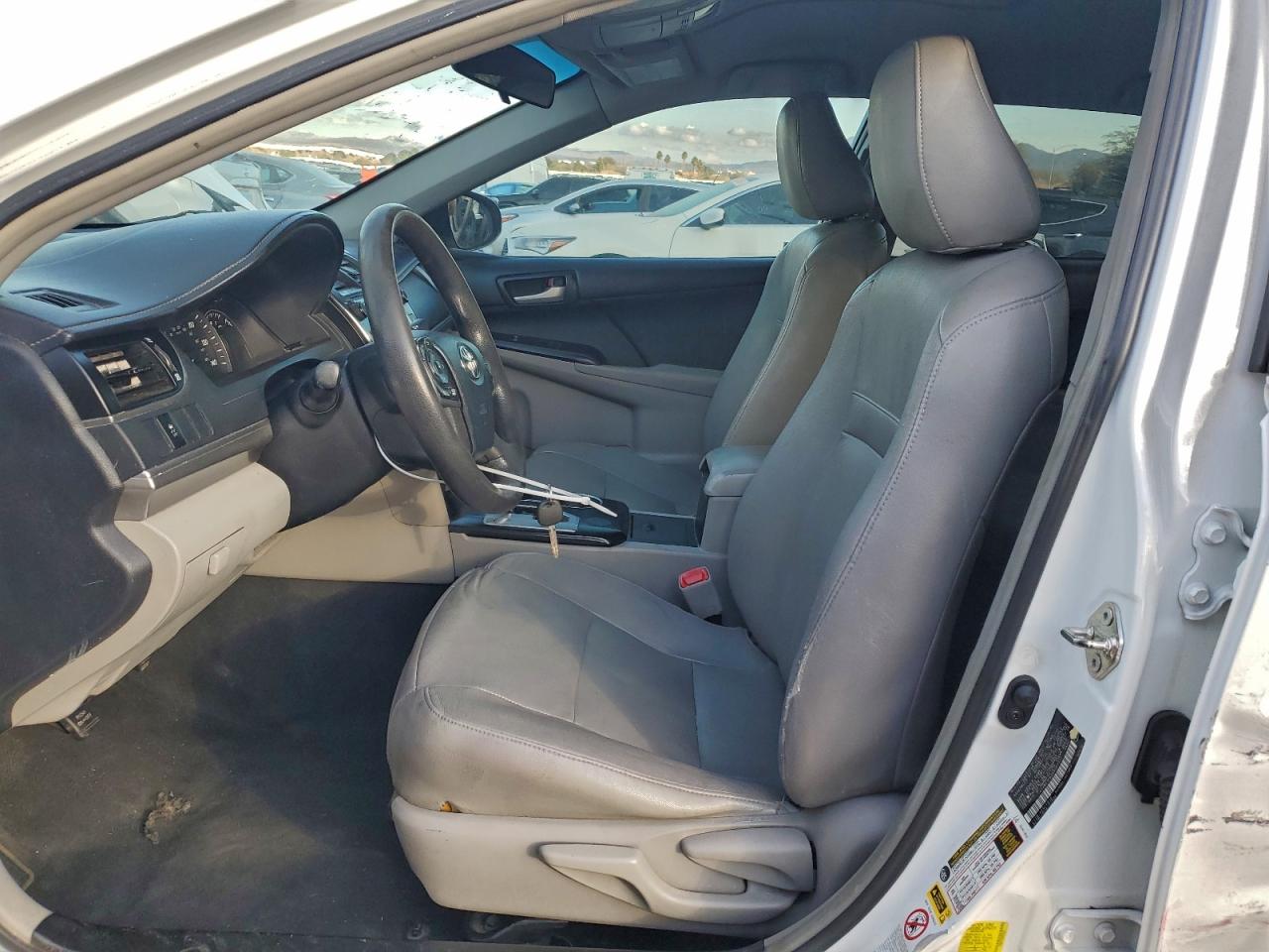 2013 TOYOTA CAMRY L photo 7