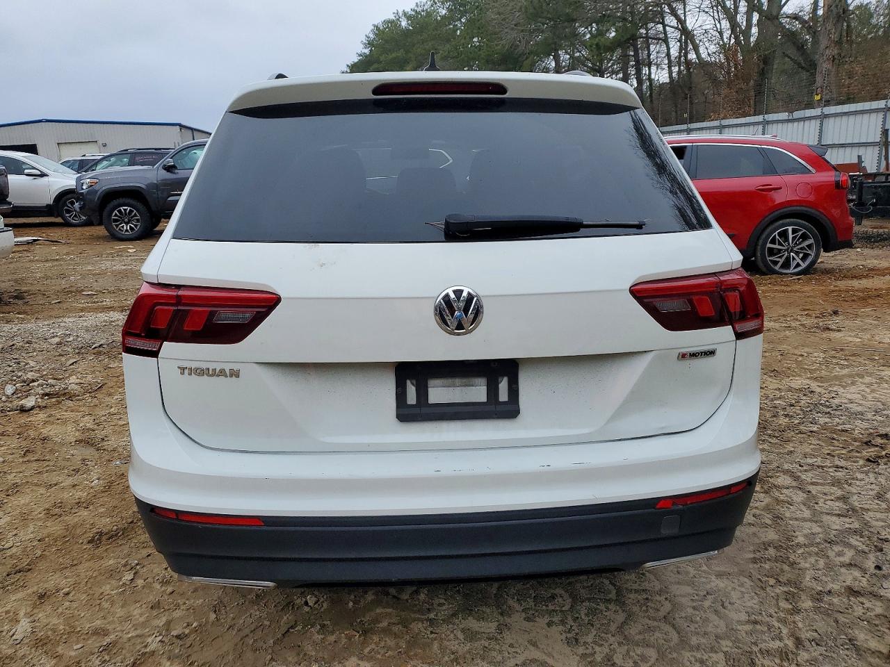 2020 VOLKSWAGEN TIGUAN S photo 6
