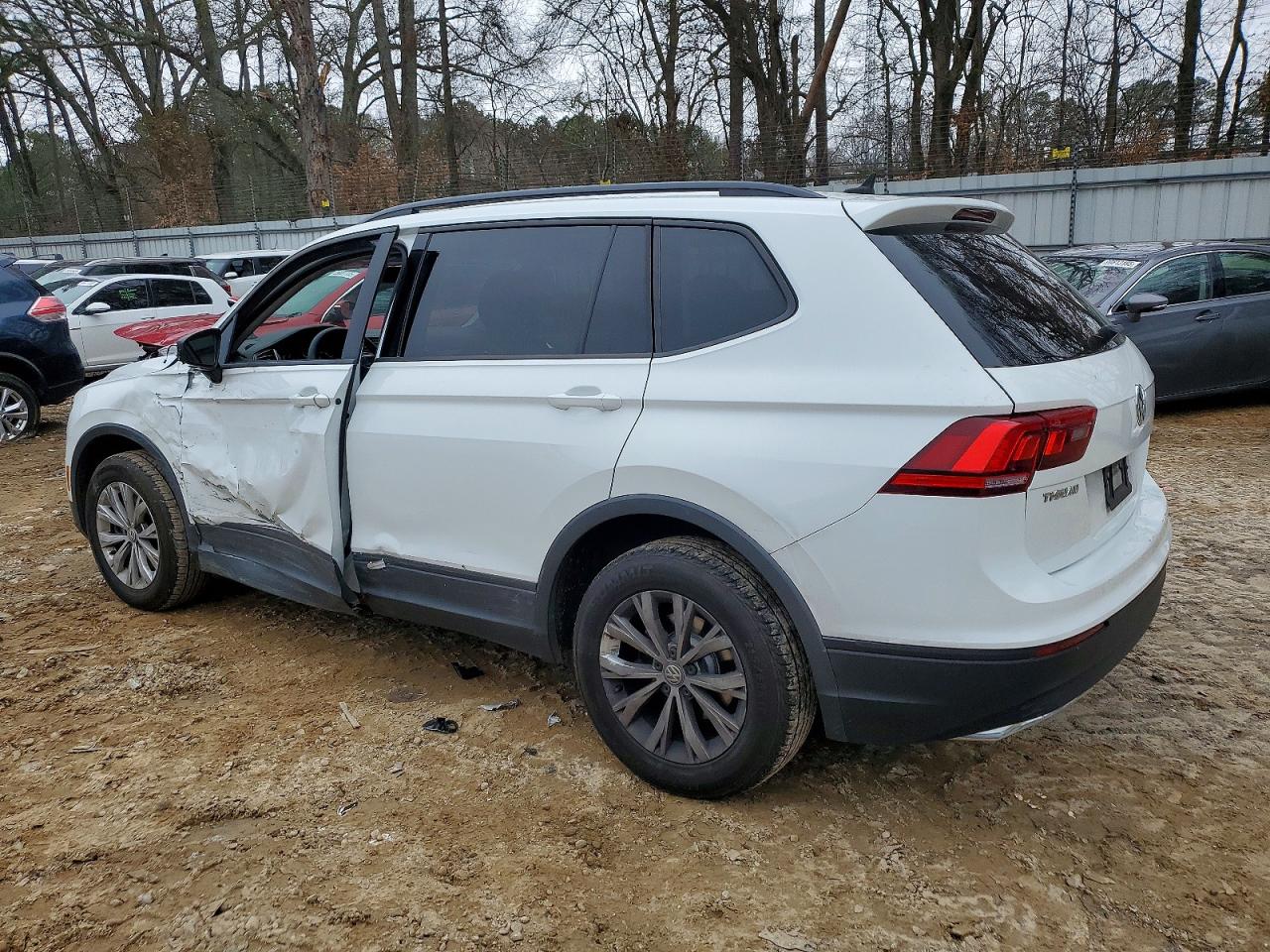 2020 VOLKSWAGEN TIGUAN S photo 2
