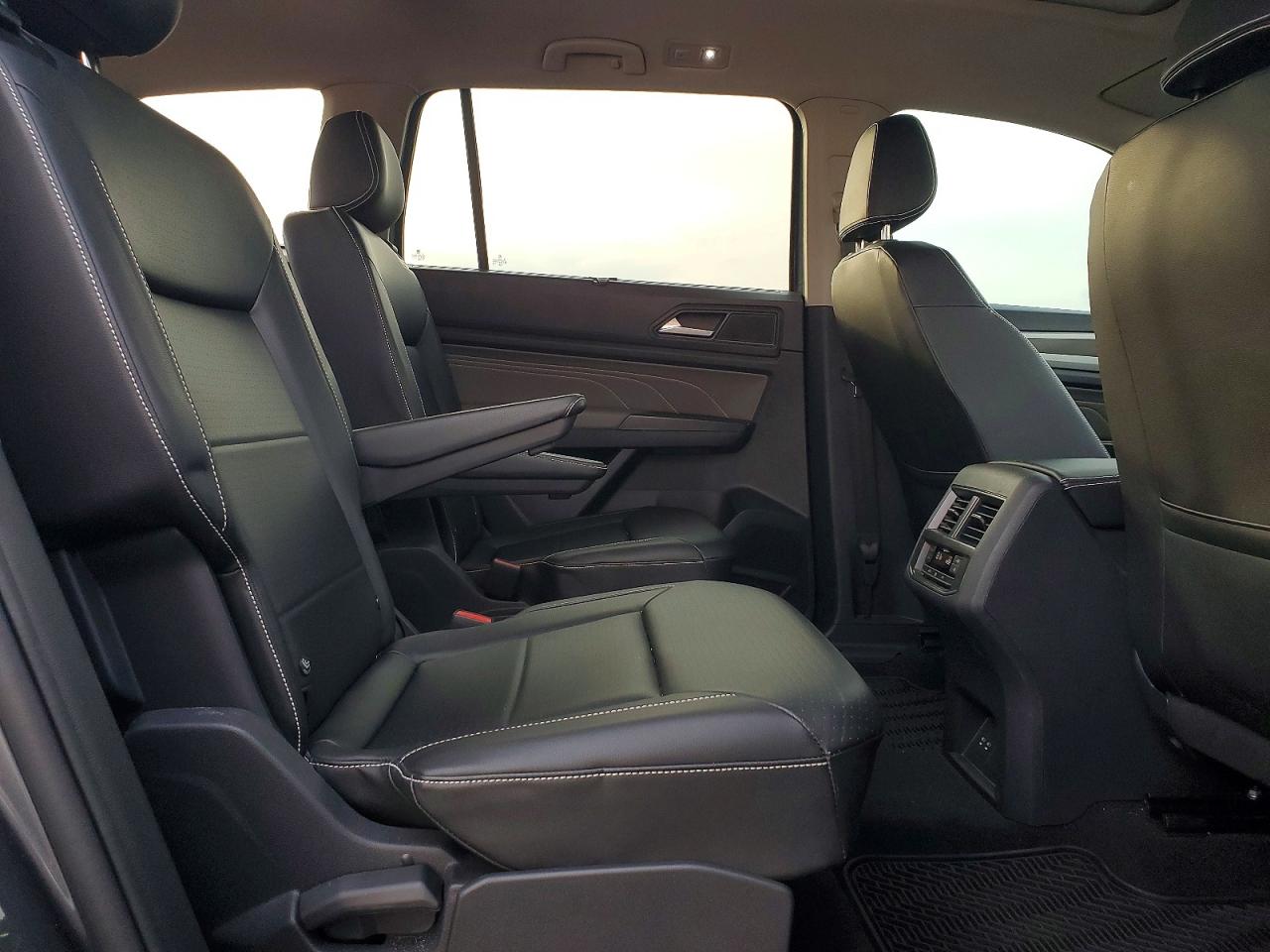 2023 VOLKSWAGEN ATLAS SE photo 11