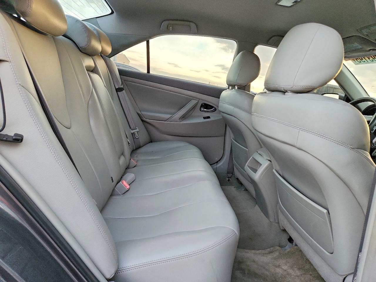 2009 TOYOTA CAMRY BASE photo 10