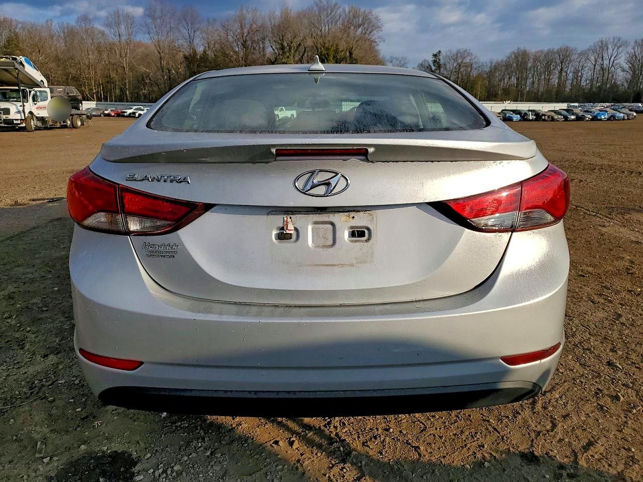 2016 HYUNDAI ELANTRA SE photo 6