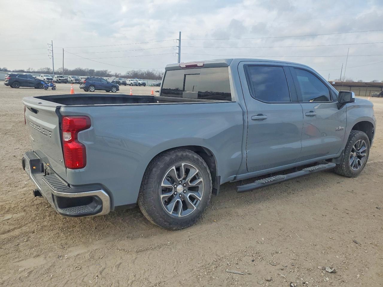 2024 CHEVROLET SILVERADO K1500 LT photo 3